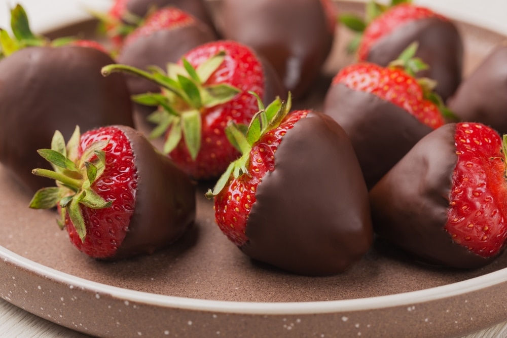 Gourmet Chocolate Covered Strawberries On Ceramic Plate 