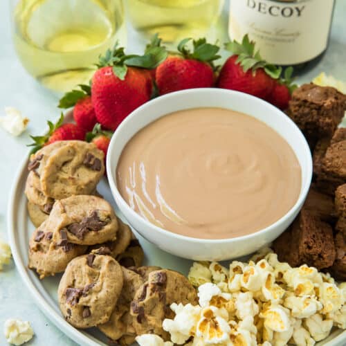 Heavenly Chocolate Peanut Butter Dip: A Fluffy, Nutty Delight for Your Sweet Cravings 