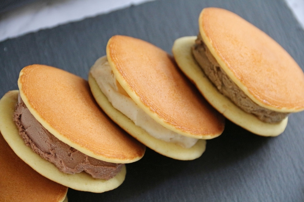 Enjoy Delicious Dessert Ice Cream Dorayaki