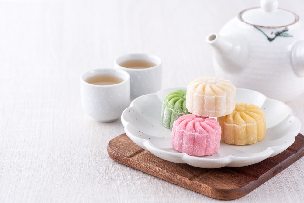 Colorful Snow Skin Moon Cake Sweet Snowy Mooncake Traditional Savory